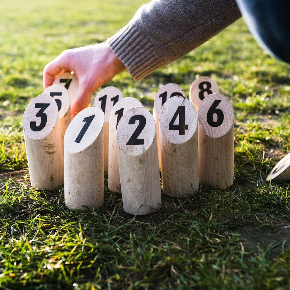Dan&Dre Jeu de Bowling en Bois pour Enfants, 10 Quilles 3 Boules avec Sac en Filet pour Enfants Adultes Intérieur Extérieur Pelouse Jardin Quilles Jeu de Cour